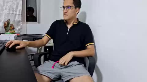 Isaac online show from November 2025 05:50:02 AM