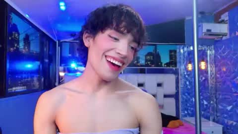 Snapshot of isaacnova chatting on June 2026 12:32:02 AM isaacnova online show from June 2026 12:32:02 AM