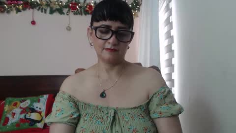 Isabeel Sofia online show from November 2025 03:58:01 PM