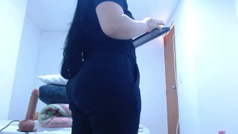 Snapshot of isabel_24_gil chatting on June 2026 06:52:01 PM isabel online show from June 2026 06:52:01 PM