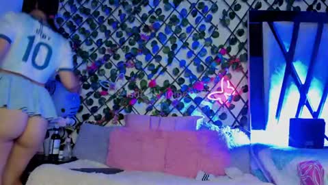 Snapshot of isabel_jamess chatting on June 2026 11:25:01 PM Isa online show from June 2026 11:25:01 PM