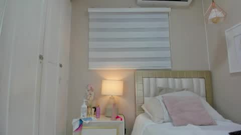isabela__x online show from June 2026 11:33:01 AM
