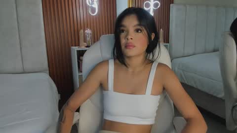 isabela  online show from February 2026 11:22:02 AM