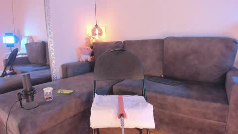 Isabela online show from March 2025 12:09:01 PM