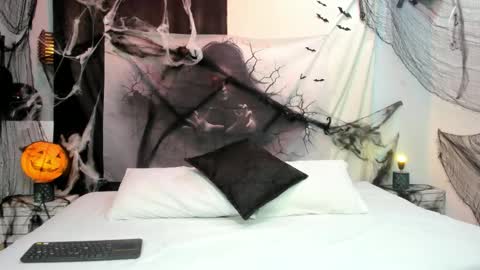 Mommy Isa online show from October 2025 01:12:02 PM