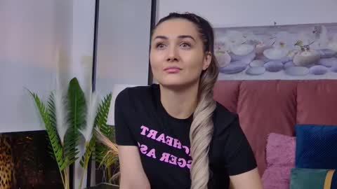 Isa online show from February 2025 05:31:01 PM