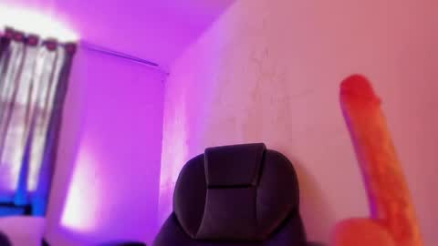 Snapshot of isabelitha chatting on June 2026 02:33:01 PM isabella online show from June 2026 02:33:01 PM