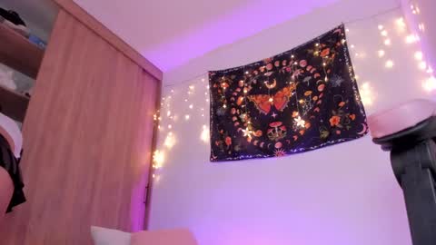 Snapshot of isabella_666_ chatting on February 2025 03:52:01 AM Isa... online show from February 2025 03:52:01 AM