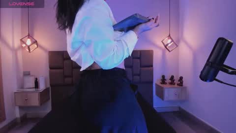 Isa  online show from October 2025 02:10:01 AM