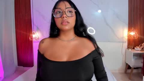 isabella zc online show from November 2025 08:45:01 PM