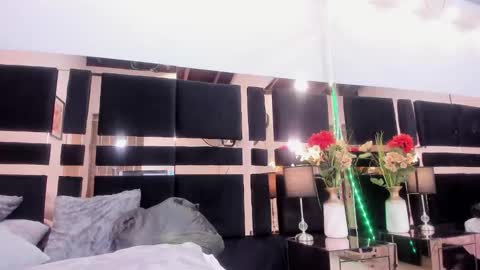 Isabella  online show from March 2026 04:33:01 PM