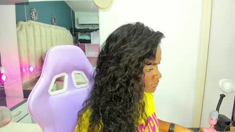 Snapshot of isabellabroms21 chatting on January 2025 08:48:02 PM    v online show from January 2025 08:48:02 PM