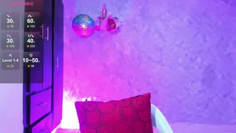 Instagram soybella01  online show from April 2026 06:21:02 PM