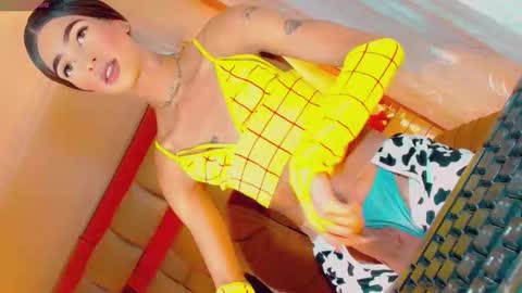 isabellagirs online show from October 2025 04:50:01 PM
