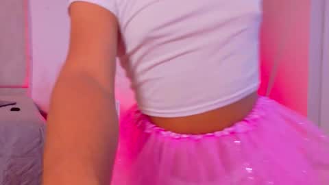 Isabella online show from November 2025 07:51:01 AM