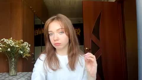 Snapshot of isabellaloftus chatting on July 2026 07:26:01 AM Lusy online show from July 2026 07:26:01 AM