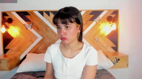 Isabella  online show from October 2025 11:40:02 AM