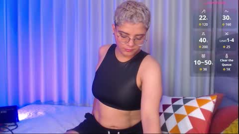 Isabella Mout  online show from November 2025 03:56:02 PM