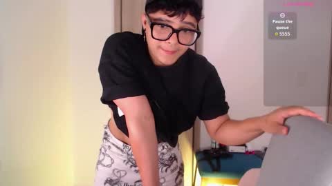 Isabella Mout  online show from February 2026 06:03:02 PM