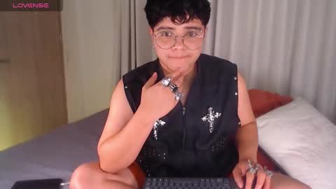 Isabella Mout  online show from March 2026 09:53:01 PM