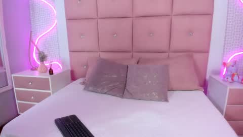 Isabel  online show from May 2026 12:13:02 PM