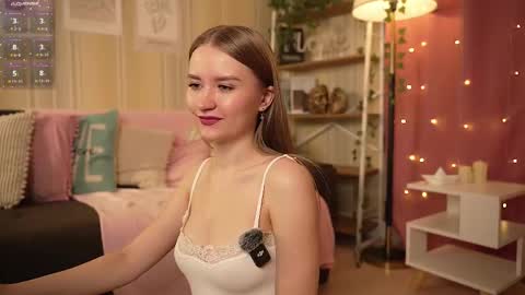 Snapshot of isabellatorrance chatting on October 2025 04:32:02 AM Bella online show from October 2025 04:32:02 AM