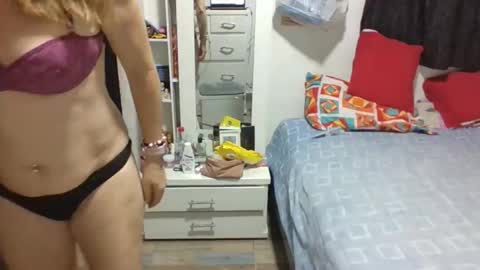 Snapshot of isabellawouti chatting on January 2026 05:11:02 AM isabella online show from January 2026 05:11:02 AM