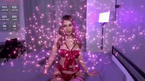 Snapshot of isabellemoon_ chatting on June 2026 06:52:02 AM Belle online show from June 2026 06:52:02 AM