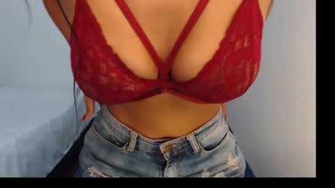 Snapshot of isabellla_grenz chatting on December 2024 06:11:01 AM Isabella online show from December 2024 06:11:01 AM