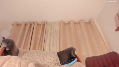 Snapshot of isabelsexysmile_ chatting on April 2026 11:11:01 PM Isabel M online show from April 2026 11:11:01 PM