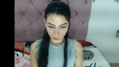 IsabelaRodriguez02 online show from December 2025 06:01:02 AM