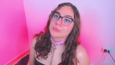 Snapshot of isarhodes_ chatting on January 2025 12:55:02 AM Isa online show from January 2025 12:55:02 AM