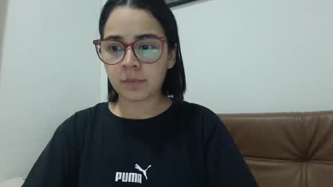 Emma online show from October 2025 02:45:01 AM