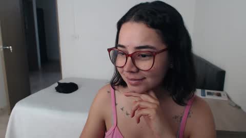 Emma online show from November 2025 03:57:02 PM