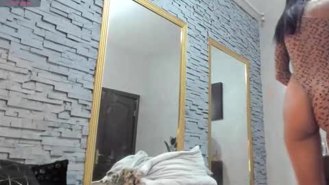 ishalyn online show from October 2025 02:50:02 AM