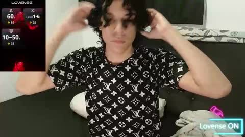 Isidro online show from October 2025 03:10:02 AM