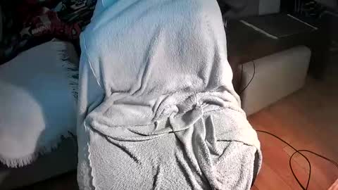 Iskarius online show from November 2025 09:24:01 PM