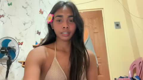 Snapshot of island_girlxxx chatting on June 2026 09:53:01 AM Alona online show from June 2026 09:53:01 AM