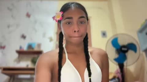 Snapshot of island_girlxxx chatting on June 2026 12:15:01 PM Alona online show from June 2026 12:15:01 PM