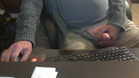 Snapshot of islandduke chatting on January 2026 04:22:02 PM Duke online show from January 2026 04:22:02 PM