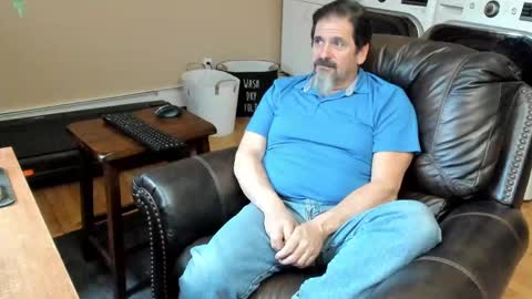 Snapshot of islandguy70 chatting on April 2026 10:00:02 PM Jim online show from April 2026 10:00:02 PM