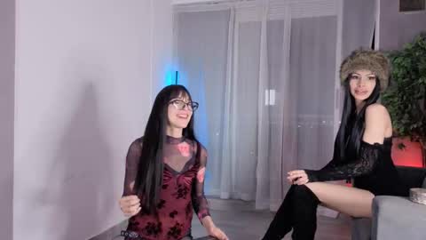 Snapshot of isnotforeveryone chatting on February 2026 01:54:02 AM Julyane online show from February 2026 01:54:02 AM