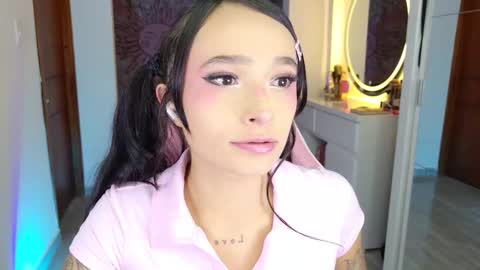 I S S A B E L A Igissaa ax    Xlittleissa  online show from February 2026 10:28:02 PM