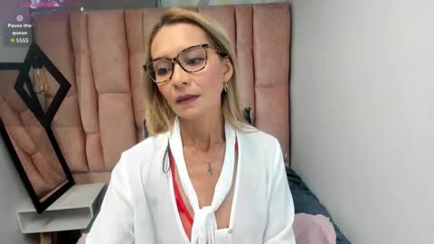 ISSA MILF online show from February 2026 05:19:02 PM