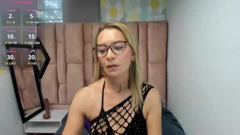 ISSA MILF online show from March 2026 01:18:01 PM