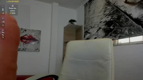 Issa  online show from January 2025 03:58:01 PM