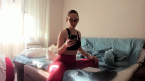 Issabelle online show from February 2025 06:47:02 AM