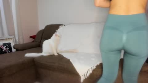 Issabelle online show from February 2025 06:43:02 AM