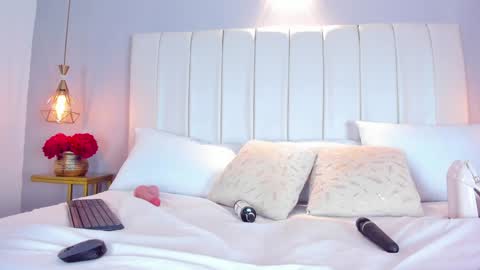 Issa online show from December 2024 08:21:02 PM