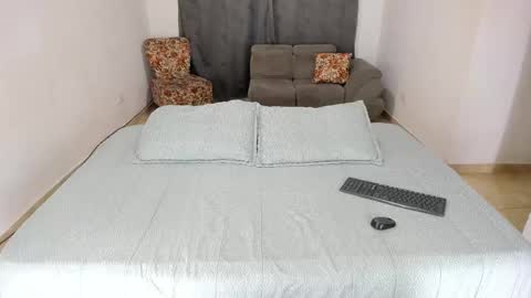 Isabella  online show from February 2025 05:19:01 AM